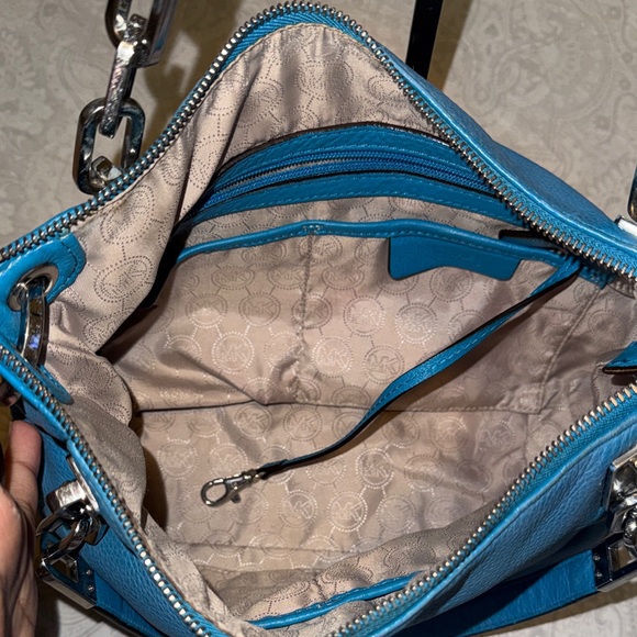 Michael Kors Vibrant Blue Shoulder Bag - Picture 9 of 16